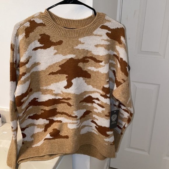 Vince Camuto Camo Sweatshirt - Picture 2 of 5